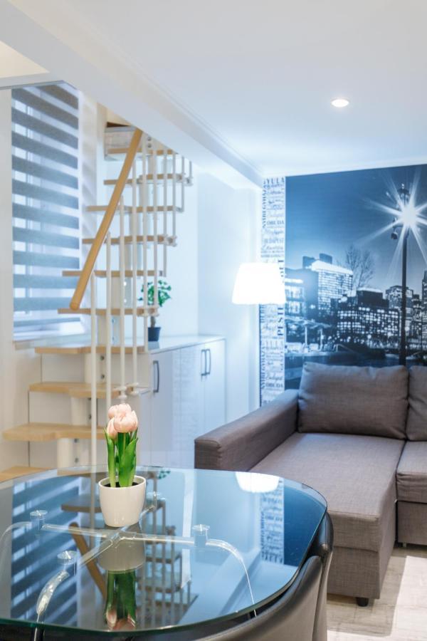 Sleek Minimalist Studio At Inner City Boedapest Buitenkant foto