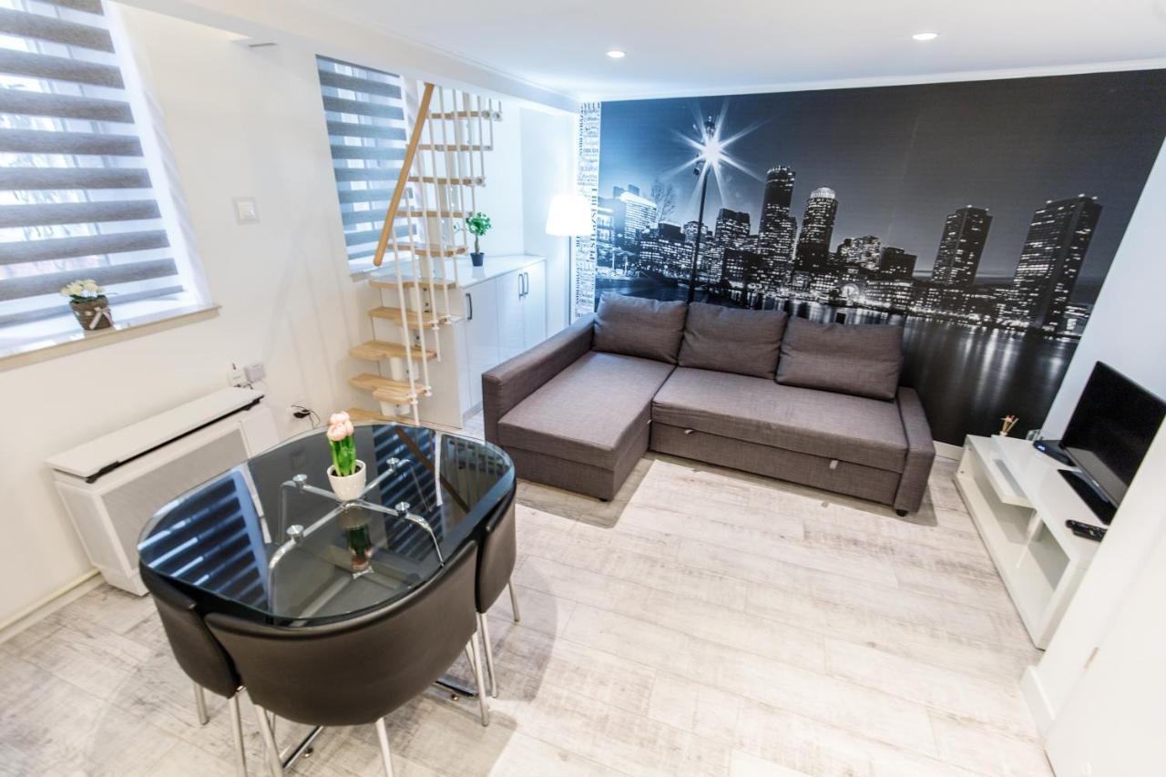 Sleek Minimalist Studio At Inner City Boedapest Buitenkant foto