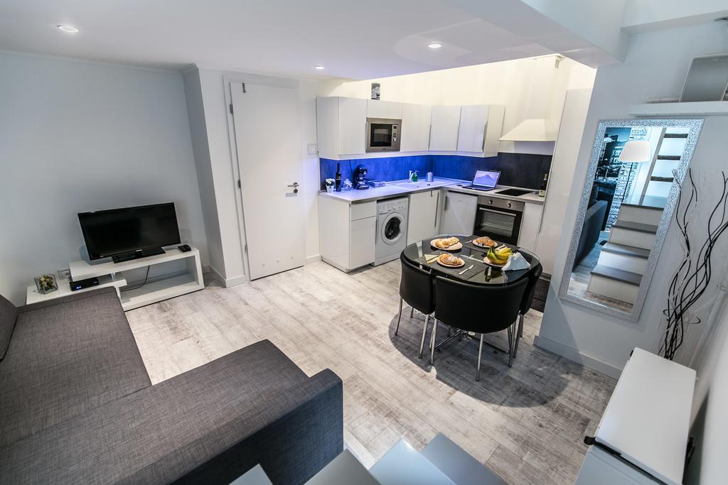 Sleek Minimalist Studio At Inner City Boedapest Buitenkant foto
